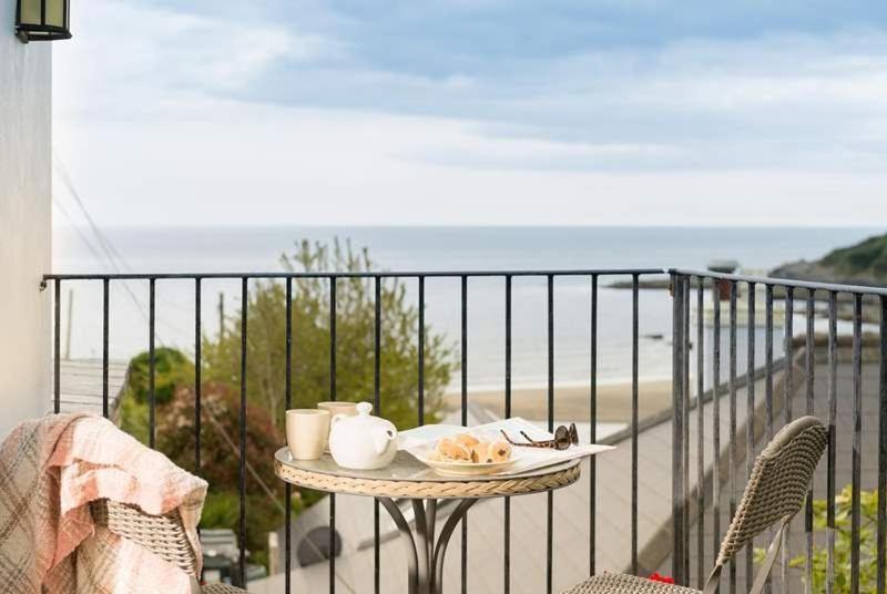 Talland Cosy Beachfront Retreat With Stunning Sea Views & Free Access To A Local Indoor Pool מראה חיצוני תמונה