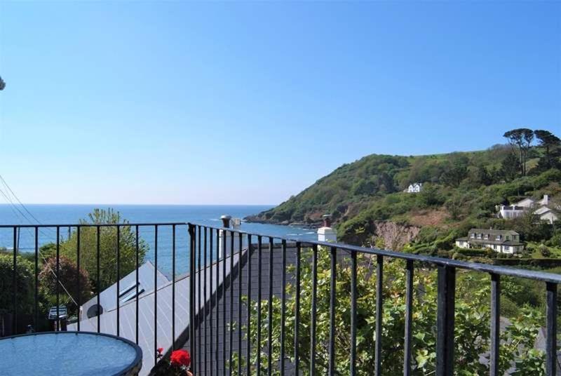 Talland Cosy Beachfront Retreat With Stunning Sea Views & Free Access To A Local Indoor Pool מראה חיצוני תמונה