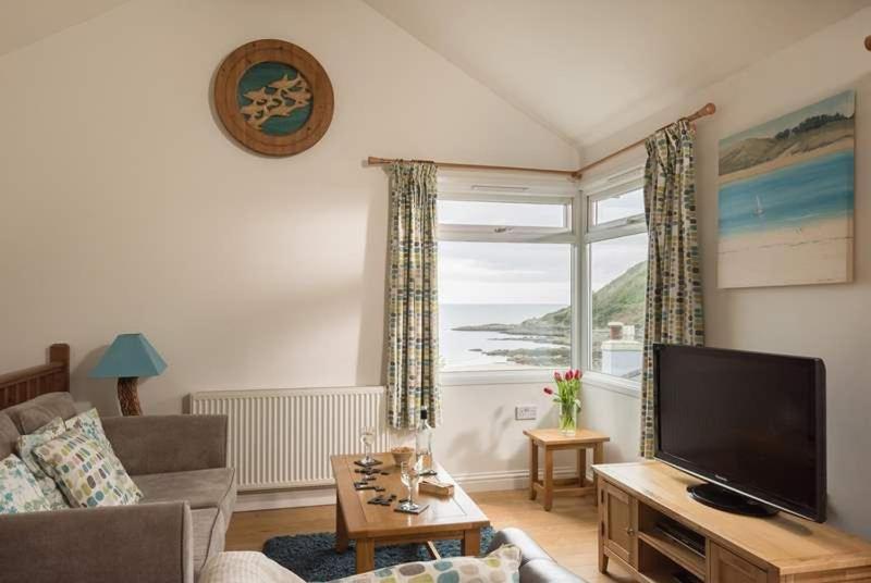 Talland Cosy Beachfront Retreat With Stunning Sea Views & Free Access To A Local Indoor Pool מראה חיצוני תמונה